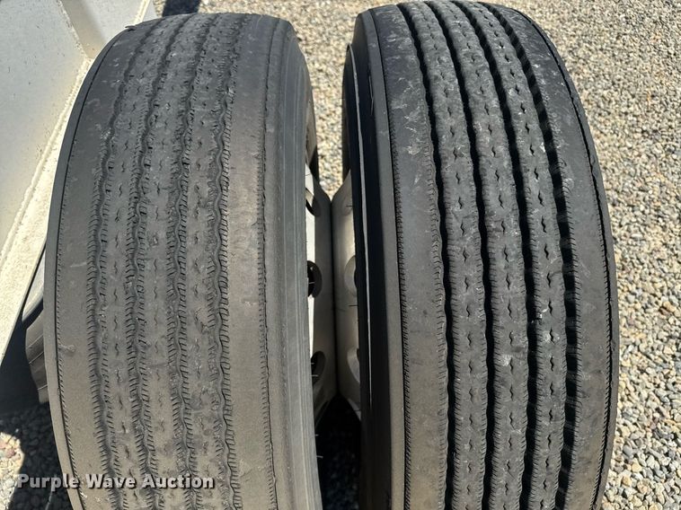 image for item DH8726 2016 Cheetah container trailer