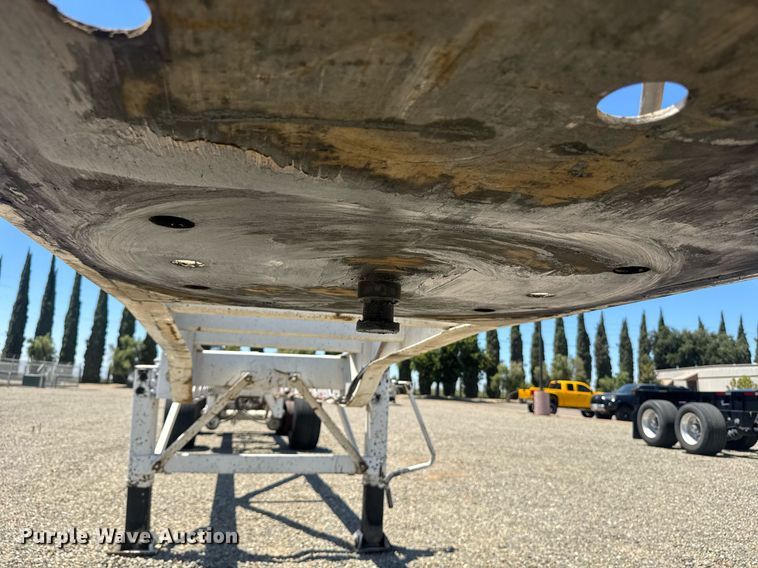 image for item DH8727 2015 Cheetah FB container trailer