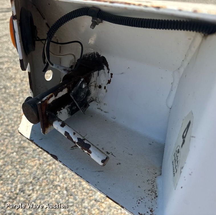 image for item DH8727 2015 Cheetah FB container trailer