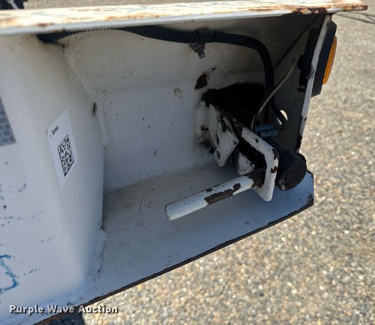 image for item DH8727 2015 Cheetah FB container trailer