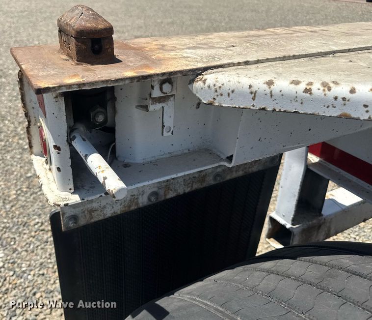 image for item DH8727 2015 Cheetah FB container trailer