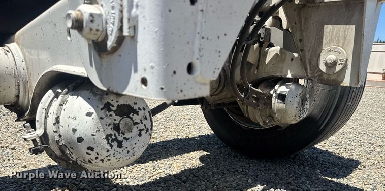 image for item DH8727 2015 Cheetah FB container trailer