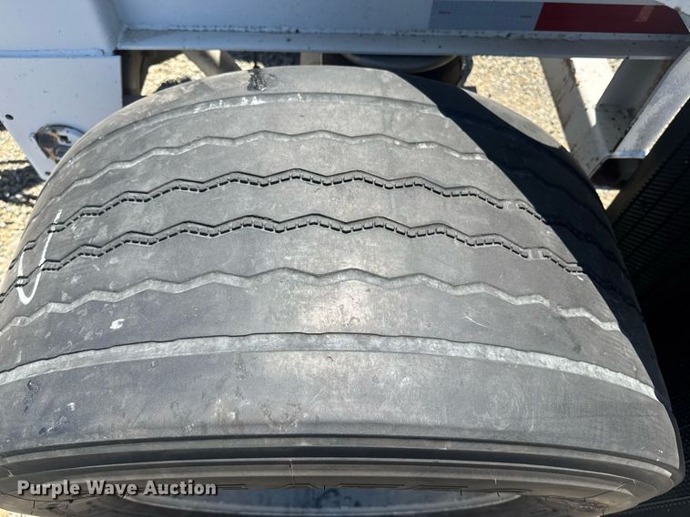 image for item DH8727 2015 Cheetah FB container trailer