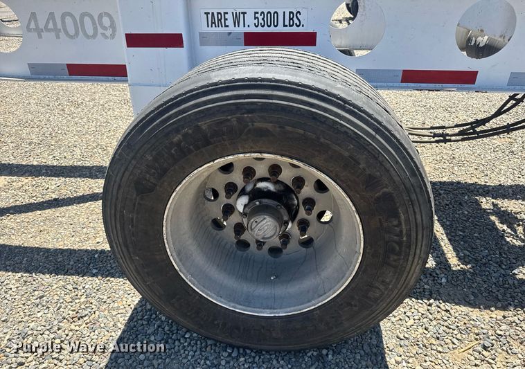 image for item DH8727 2015 Cheetah FB container trailer