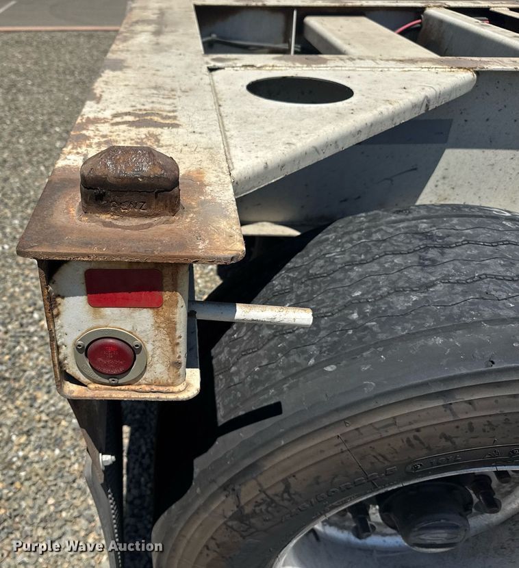 image for item DH8728 2016 Cheetah FB container trailer