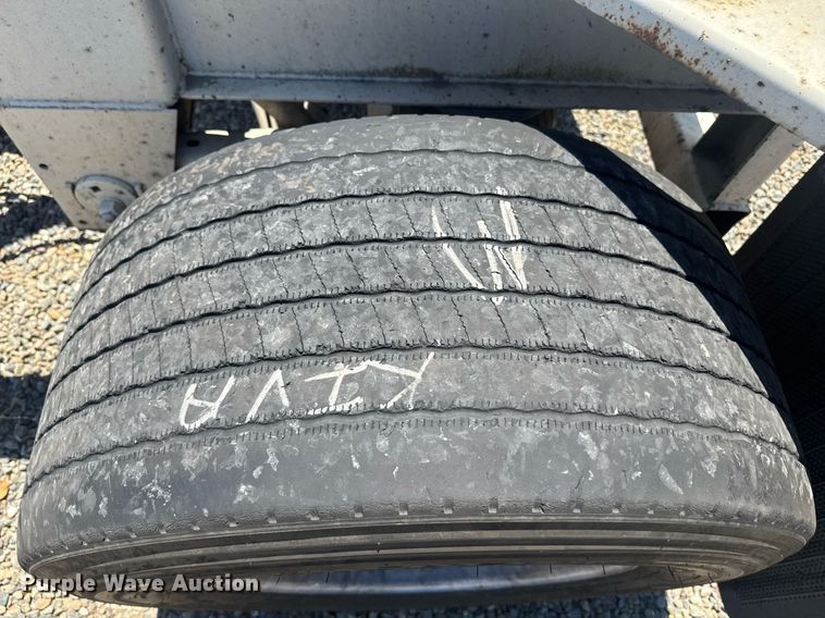 image for item DH8728 2016 Cheetah FB container trailer