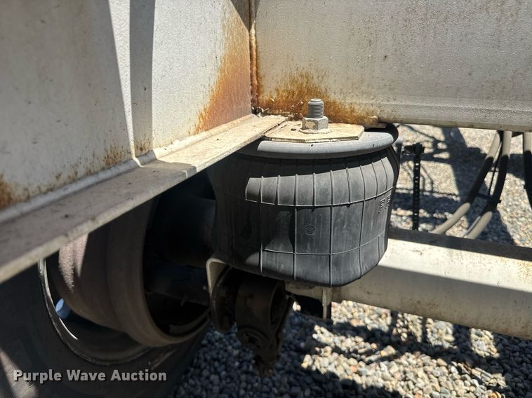 image for item DH8728 2016 Cheetah FB container trailer