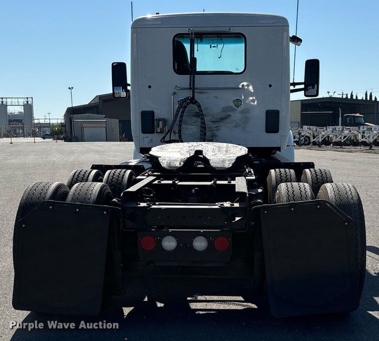 image for item DH8729 2016 Kenworth T880 semi truck