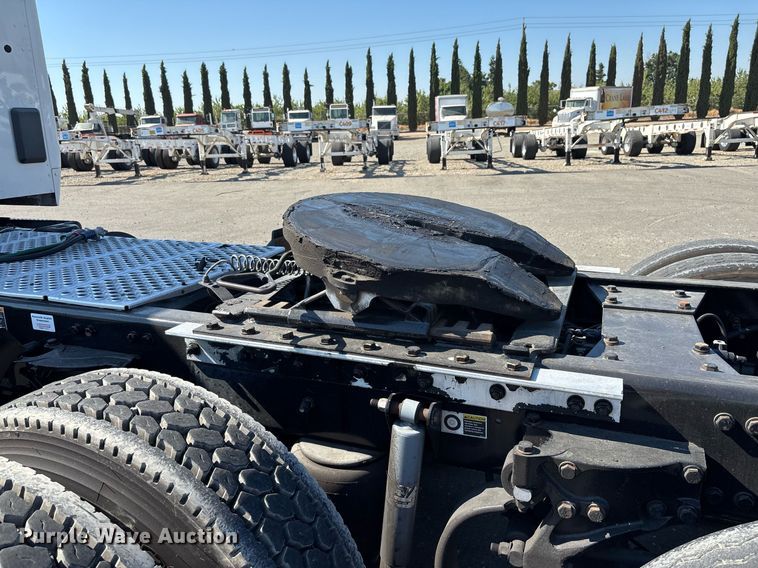 image for item DH8729 2016 Kenworth T880 semi truck