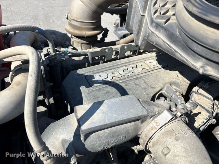 image for item DH8729 2016 Kenworth T880 semi truck