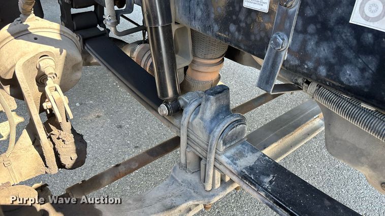 image for item DH8729 2016 Kenworth T880 semi truck