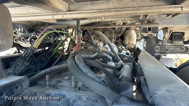 image for item DH8729 2016 Kenworth T880 semi truck