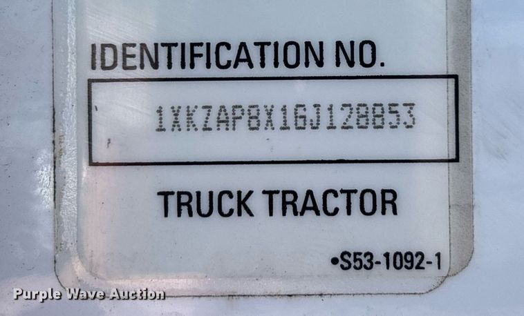 image for item DH8729 2016 Kenworth T880 semi truck