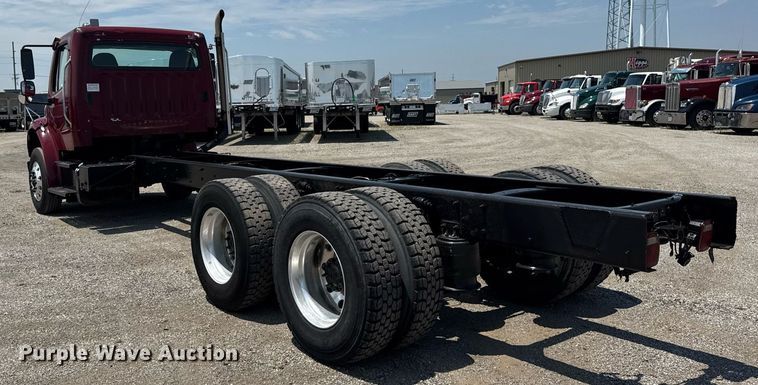 image for item DI9369 2016 Freightliner Business Class M2 truck cab and chassis