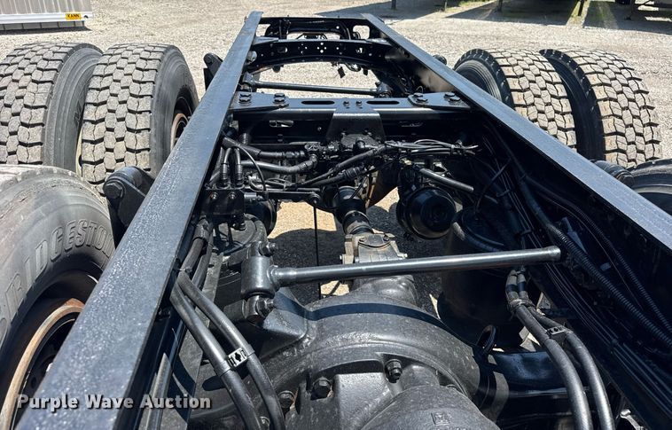 image for item DI9369 2016 Freightliner Business Class M2 truck cab and chassis