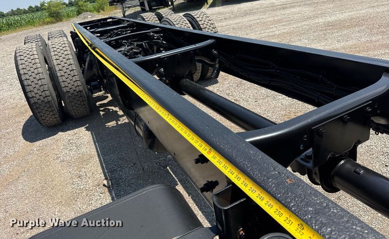 image for item DI9369 2016 Freightliner Business Class M2 truck cab and chassis