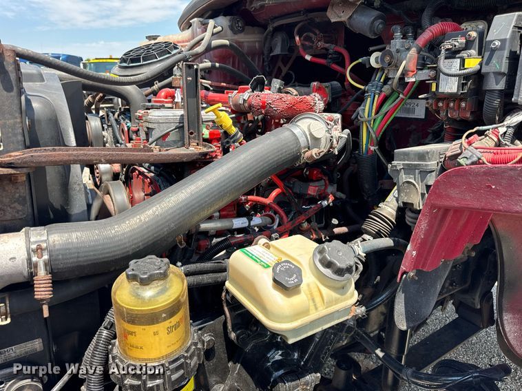 image for item DI9369 2016 Freightliner Business Class M2 truck cab and chassis