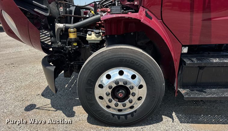 image for item DI9369 2016 Freightliner Business Class M2 truck cab and chassis