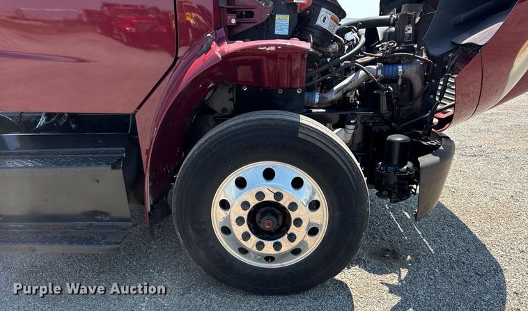 image for item DI9369 2016 Freightliner Business Class M2 truck cab and chassis