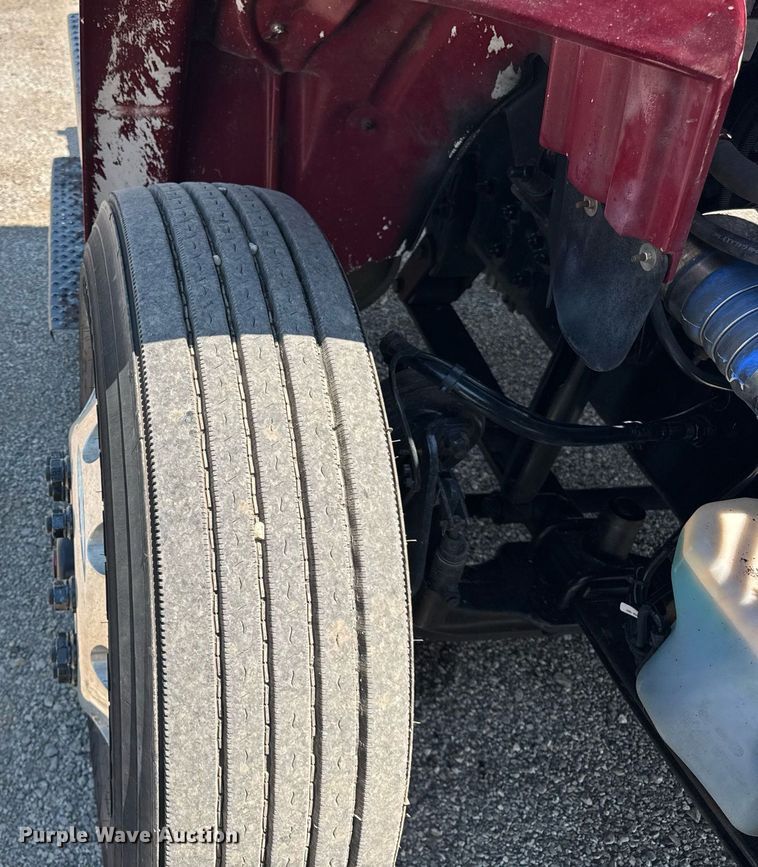 image for item DI9369 2016 Freightliner Business Class M2 truck cab and chassis