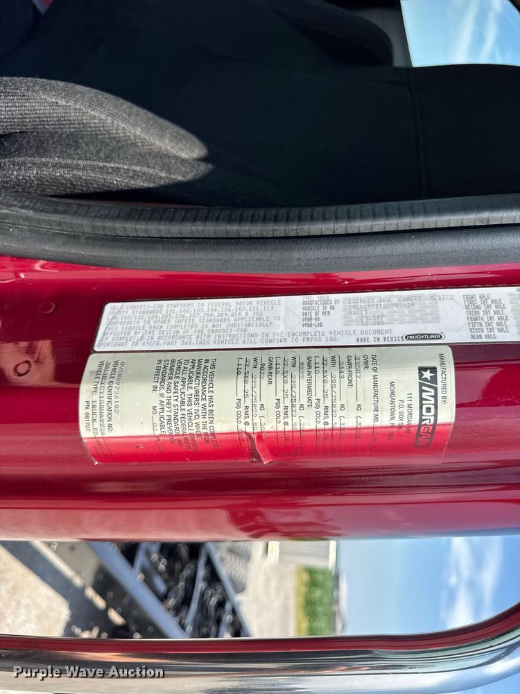 image for item DI9369 2016 Freightliner Business Class M2 truck cab and chassis