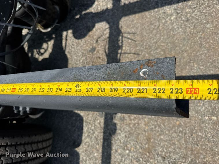 image for item DI9394 2005 Freightliner Business Class M2 truck cab and chassis