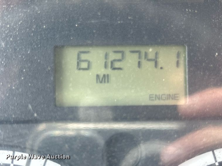 image for item DI9394 2005 Freightliner Business Class M2 truck cab and chassis