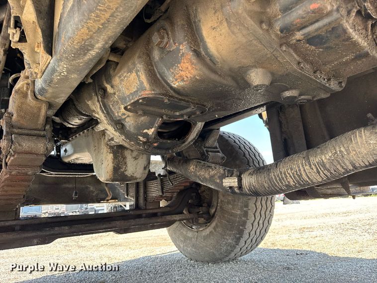 image for item DI9399 1997 Ford LT8000 truck cab and chassis