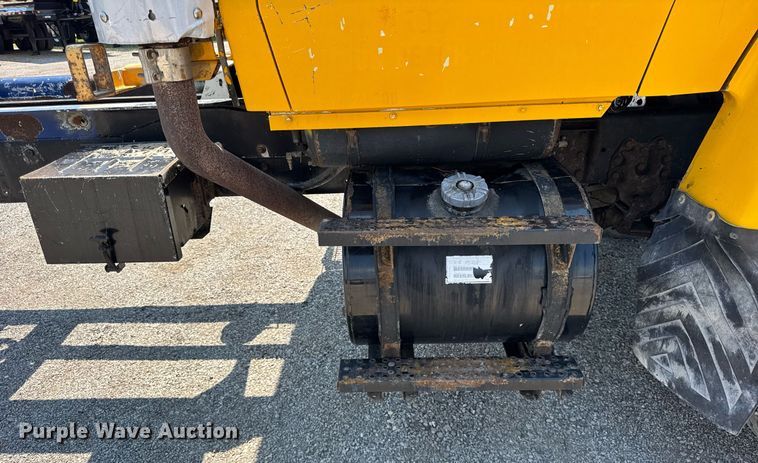 image for item DI9399 1997 Ford LT8000 truck cab and chassis