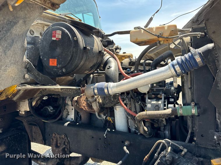 image for item DI9399 1997 Ford LT8000 truck cab and chassis