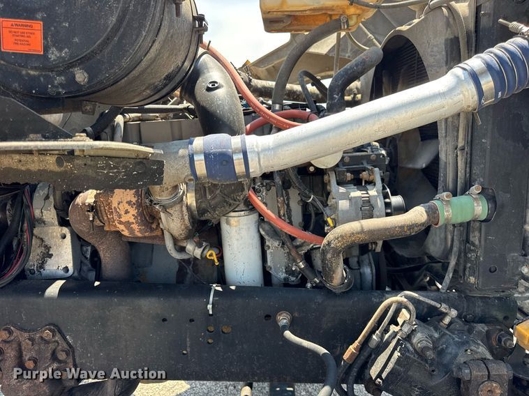 image for item DI9399 1997 Ford LT8000 truck cab and chassis