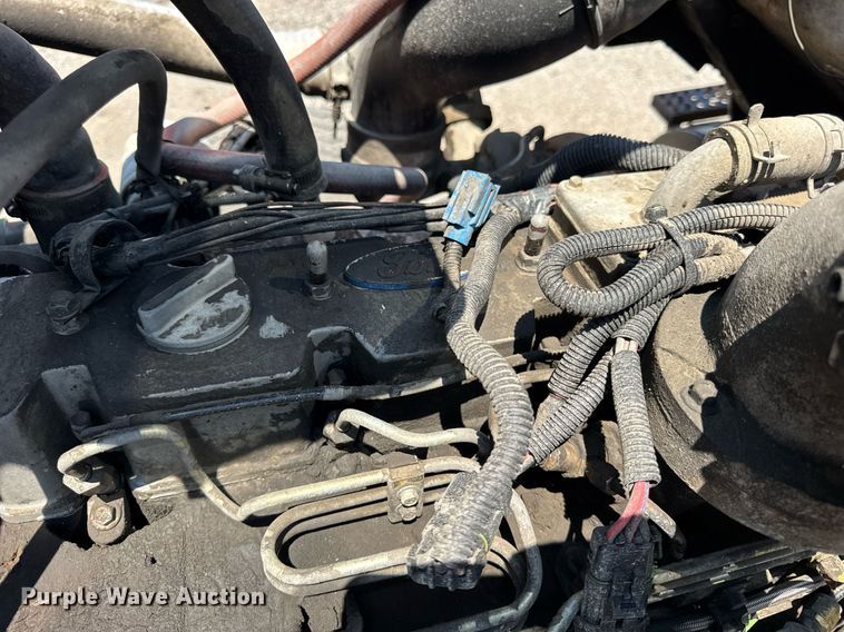 image for item DI9399 1997 Ford LT8000 truck cab and chassis