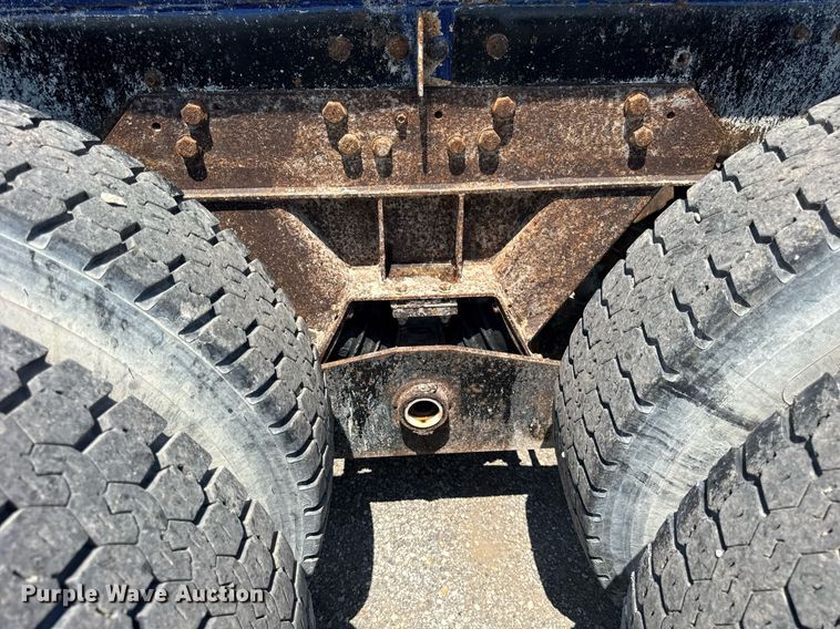 image for item DI9399 1997 Ford LT8000 truck cab and chassis