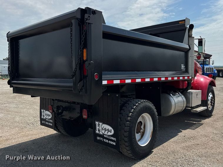 image for item DI9412 2000 Peterbilt 330 dump truck