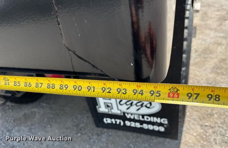 image for item DI9412 2000 Peterbilt 330 dump truck