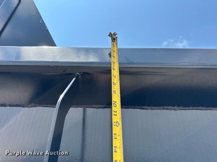 image for item DI9412 2000 Peterbilt 330 dump truck