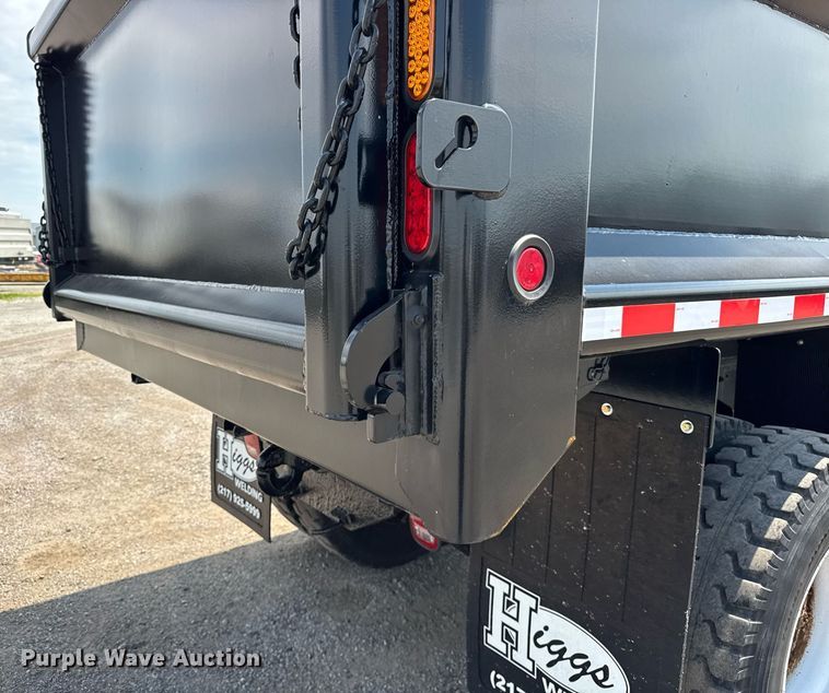 image for item DI9412 2000 Peterbilt 330 dump truck