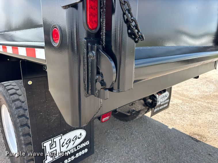 image for item DI9412 2000 Peterbilt 330 dump truck