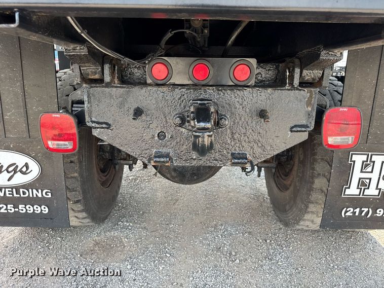 image for item DI9412 2000 Peterbilt 330 dump truck