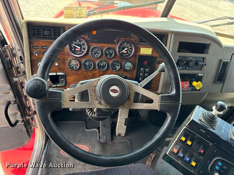 image for item DI9412 2000 Peterbilt 330 dump truck