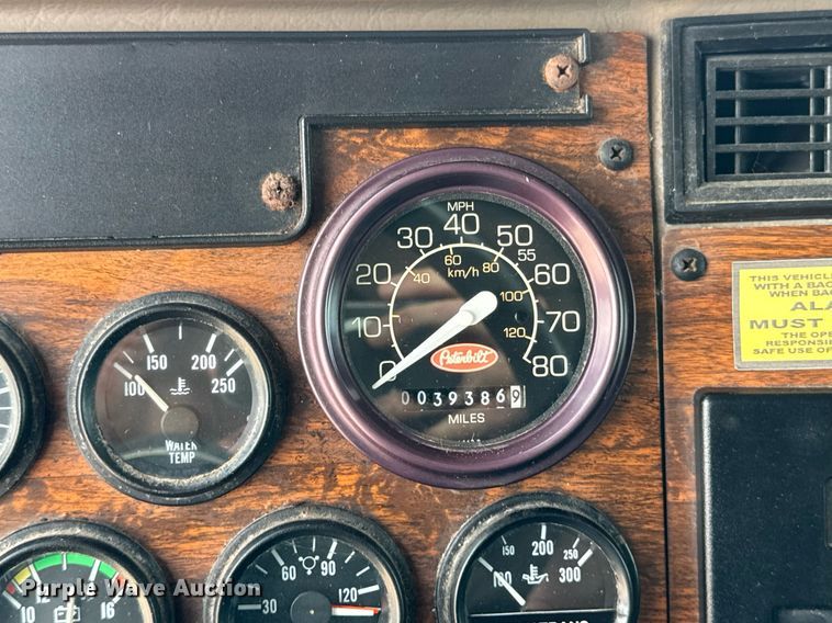 image for item DI9412 2000 Peterbilt 330 dump truck