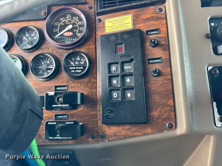 image for item DI9412 2000 Peterbilt 330 dump truck