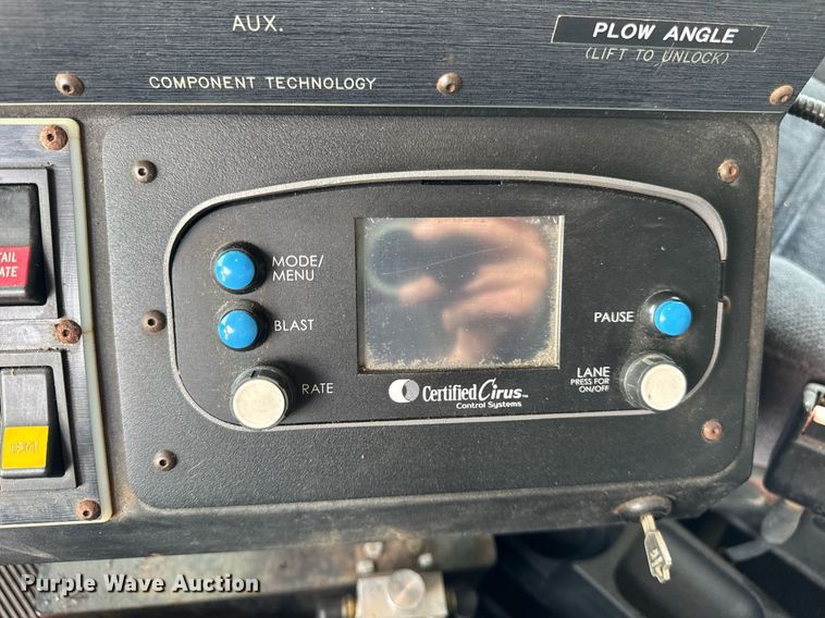 image for item DI9412 2000 Peterbilt 330 dump truck