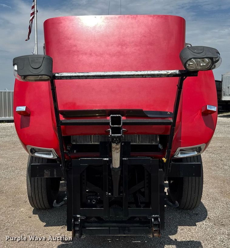 image for item DI9412 2000 Peterbilt 330 dump truck