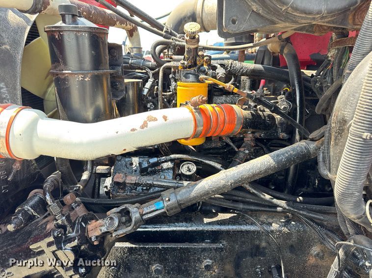 image for item DI9412 2000 Peterbilt 330 dump truck