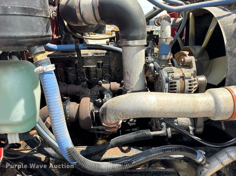 image for item DI9412 2000 Peterbilt 330 dump truck