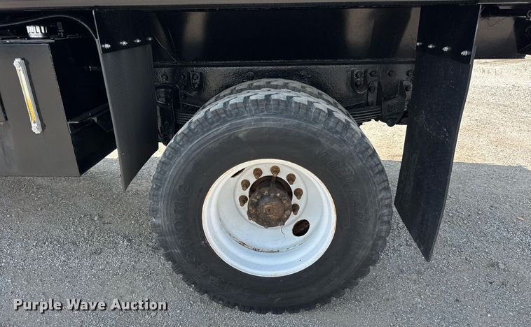 image for item DI9412 2000 Peterbilt 330 dump truck