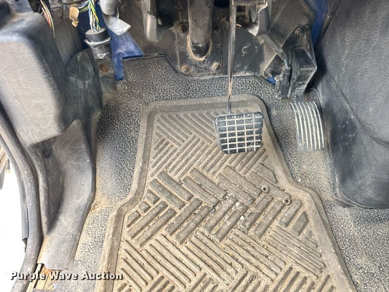 image for item DI9433 2006 International 7400 semi truck