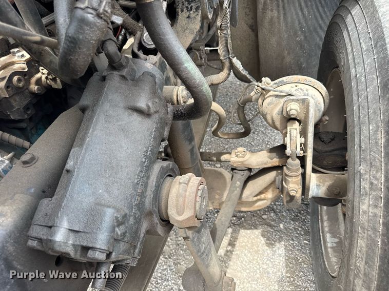 image for item DI9433 2006 International 7400 semi truck