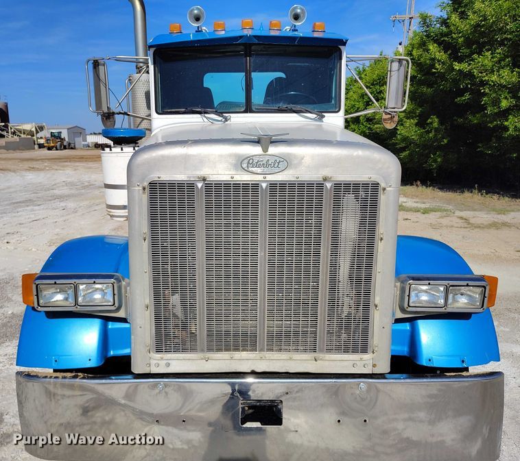 image for item DP4997 1995 Peterbilt  378 semi truck
